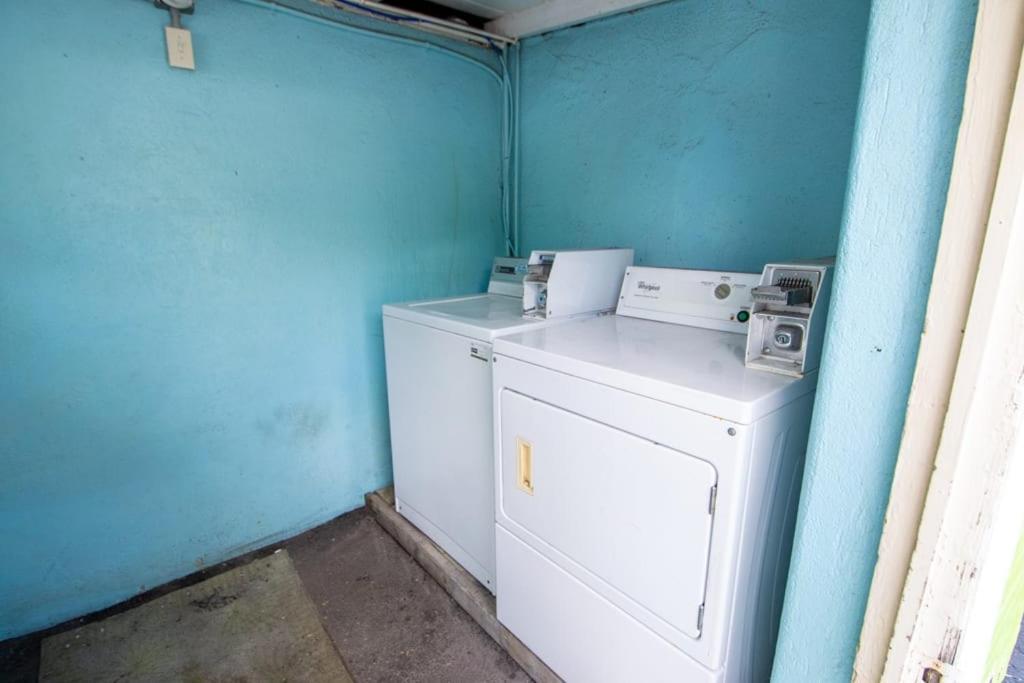 Located By The Beach 1 Bedroom With Parking And Pool Clearwater Esterno foto
