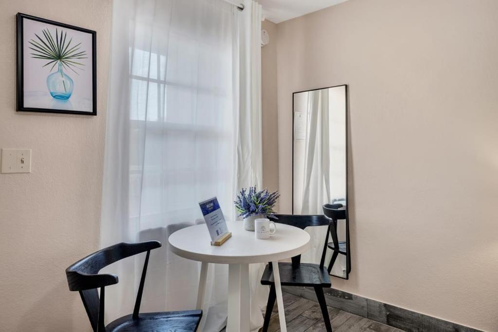 Located By The Beach 1 Bedroom With Parking And Pool Clearwater Esterno foto