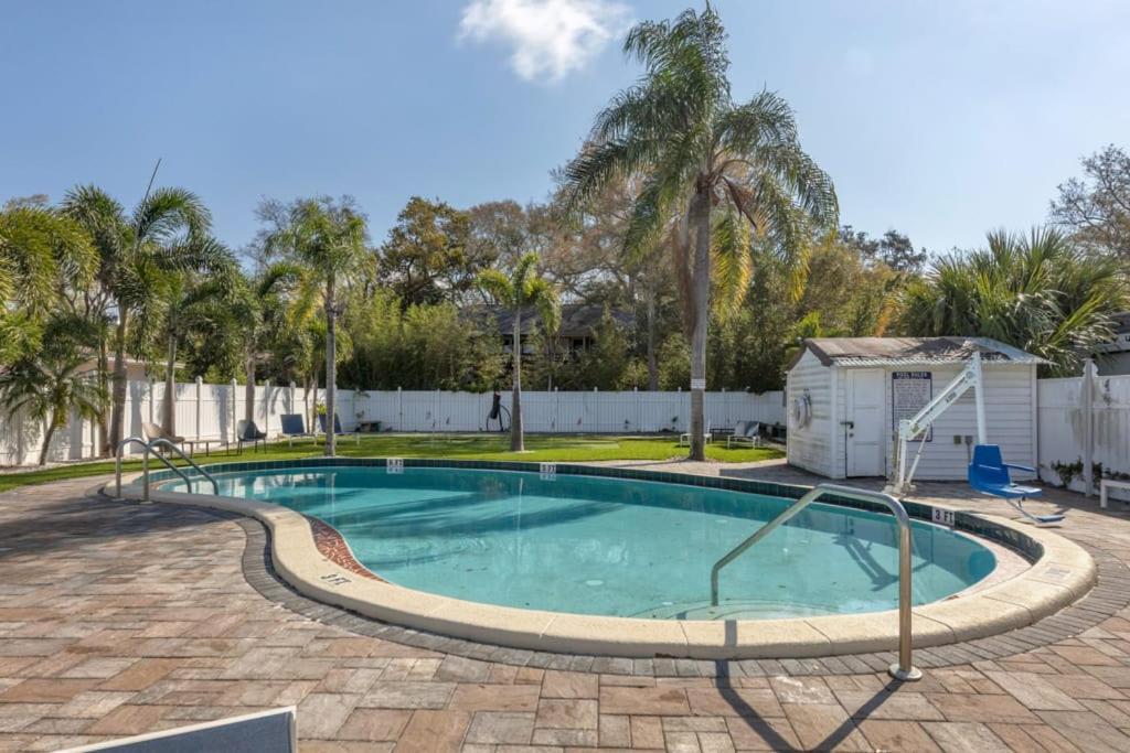 Located By The Beach 1 Bedroom With Parking And Pool Clearwater Esterno foto