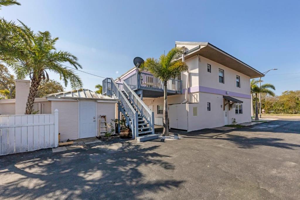 Located By The Beach 1 Bedroom With Parking And Pool Clearwater Esterno foto